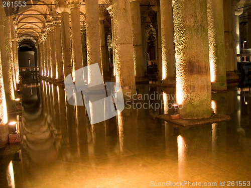 Image of Columns in cistern