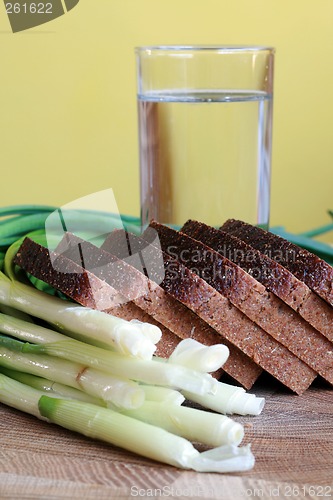 Image of Bread, onion and water