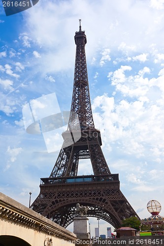 Image of Eiffel Tower in Paris