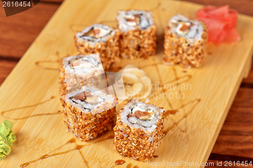 Image of sesame sushi rolls