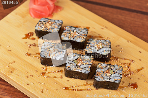 Image of sesame sushi rolls