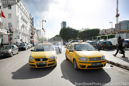 Image of Taxicab on Avenue Habib Bourguiba