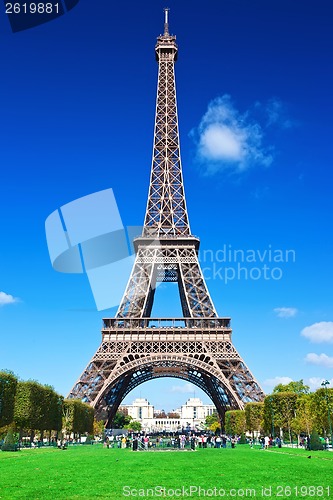 Image of Eiffel Tower in Paris