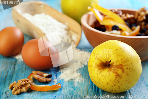 Image of Ingredients for making apple pie.