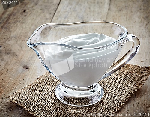 Image of bowl of sour cream