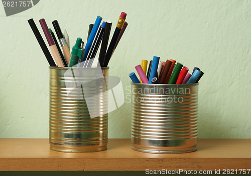 Image of Upcycling, Writing Accessories in Tin Can