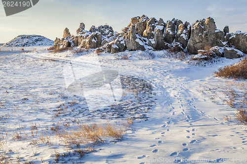 Image of sandstone outcropping on prairie