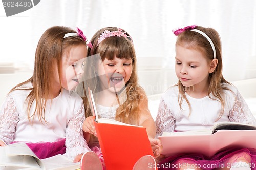 Image of Girls reading book