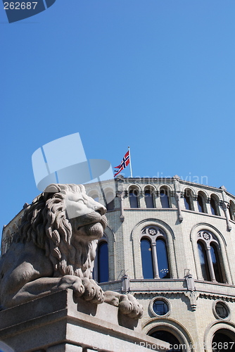 Image of The Norwegian Parliament Building (lion)