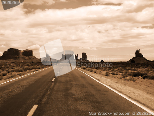 Image of Road to Monument Valley