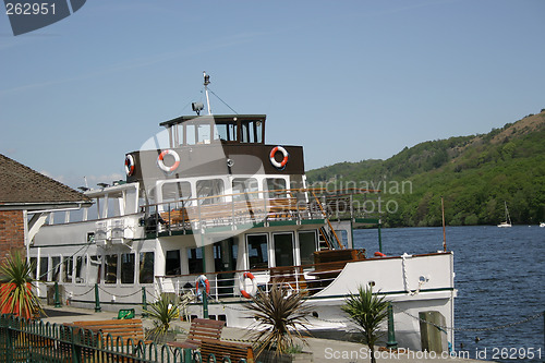 Image of cruise boat