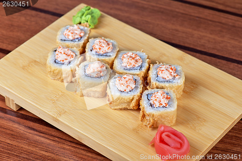 Image of cream cheese and tobico sushi roll