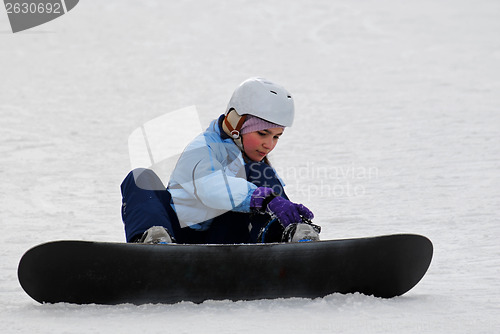 Image of Young snowboarder