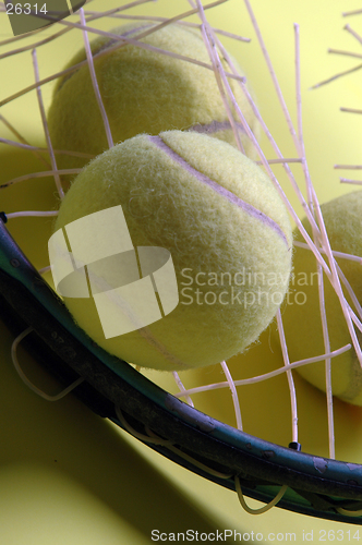 Image of tennis restring