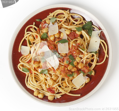 Image of Spaghetti and chickpeas from above