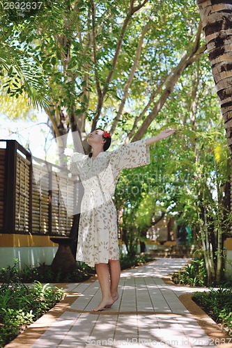 Image of spa treatment at tropical resort