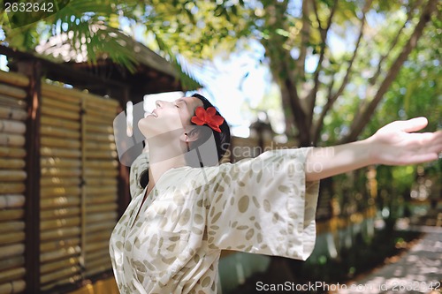 Image of spa treatment at tropical resort