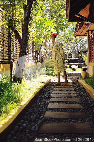 Image of spa treatment at tropical resort