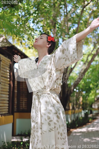 Image of spa treatment at tropical resort