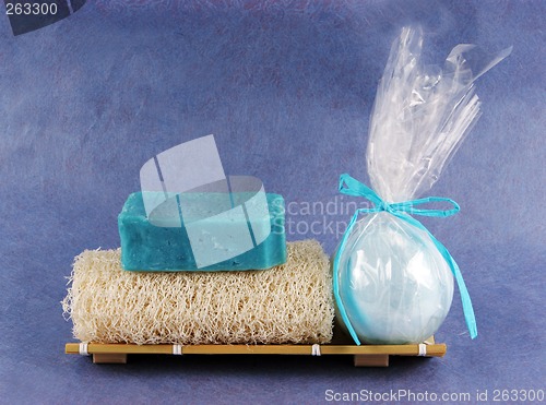 Image of Loofah and bath bomb