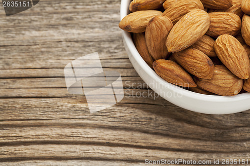 Image of almond nuts in a bowl