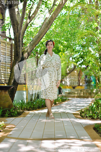 Image of spa treatment at tropical resort