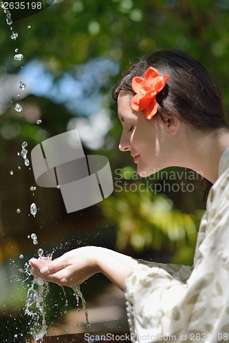 Image of spa treatment at tropical resort