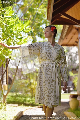 Image of spa treatment at tropical resort