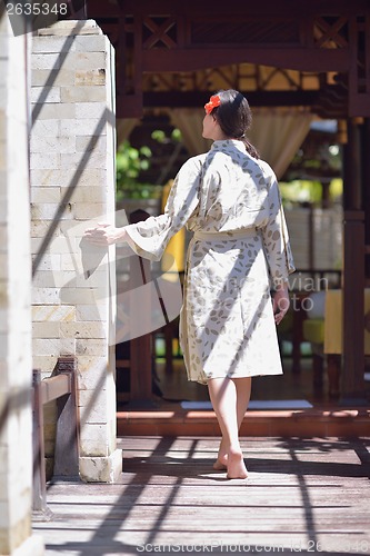 Image of spa treatment at tropical resort