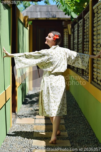 Image of spa treatment at tropical resort