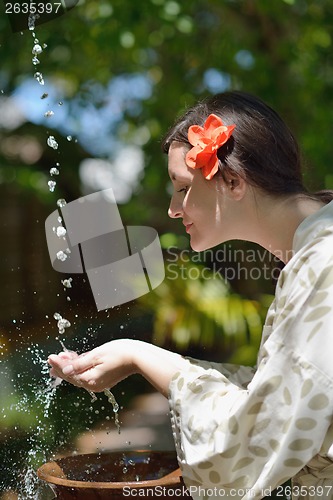 Image of spa treatment at tropical resort