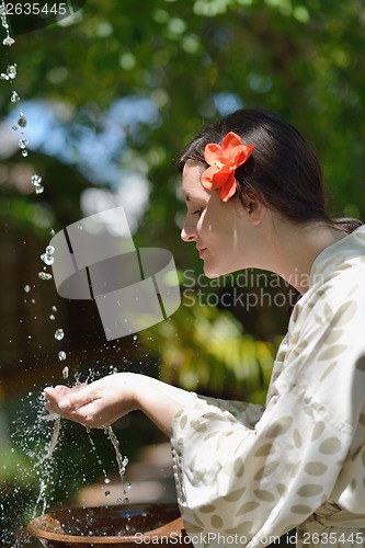 Image of spa treatment at tropical resort