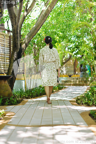 Image of spa treatment at tropical resort