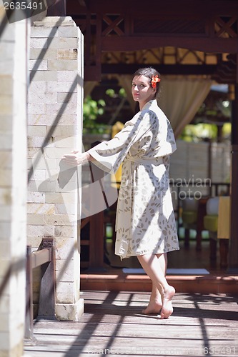 Image of spa treatment at tropical resort