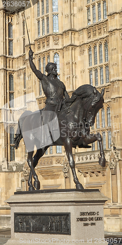 Image of Richard The Lionheart statue