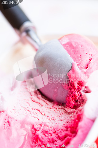 Image of Raspberry ice cream