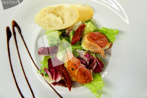 Image of dieat salad with meat 
