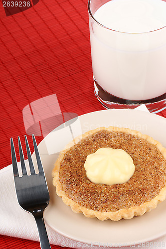 Image of Walnut mini tart with mascarpone