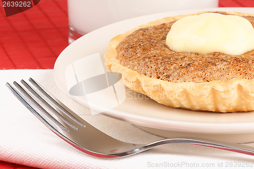 Image of Walnut mini tart with mascarpone