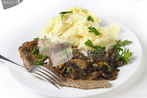 Image of Veal escalope with mash and mushrooms