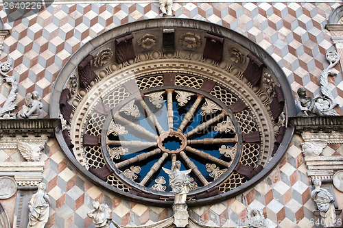 Image of window of Colleoni chapel in Bergamo