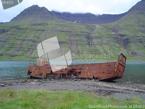 Image of wreck in wilderness