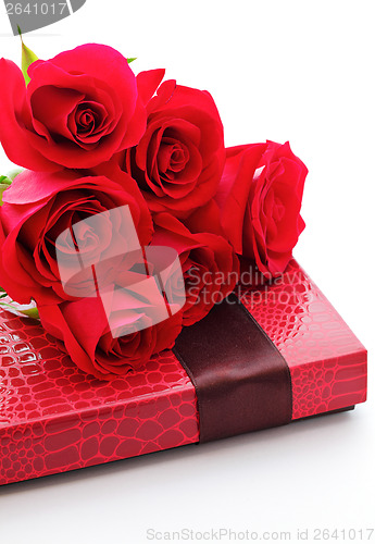 Image of Red rose and gift box