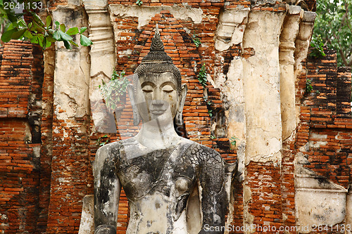 Image of Buddha statue in Ayutthaya