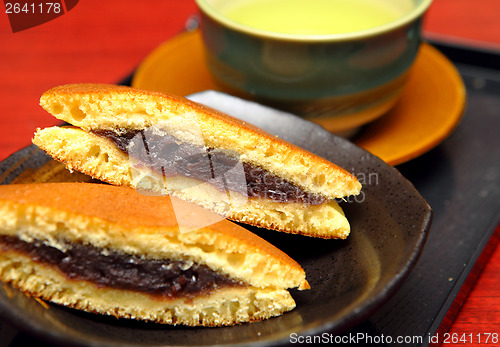 Image of Dorayaki and green tea