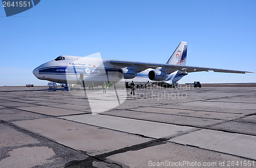 Image of AN-124 on the Airfield