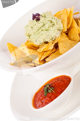 Image of Crisp corn nachos with guacamole sauce