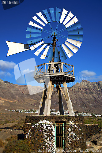 Image of windmills and the sky in  isle of lanzarote 