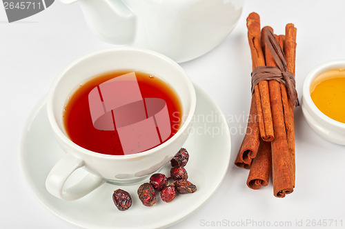 Image of berries  tea