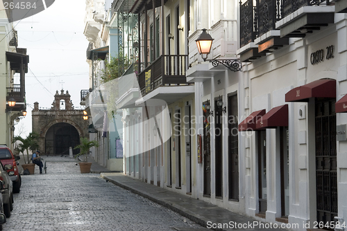 Image of capilla el cristo on cobble stone road